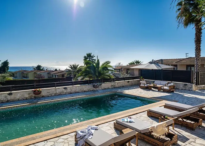 Palmrise Luxury Villa Néa Szkióni